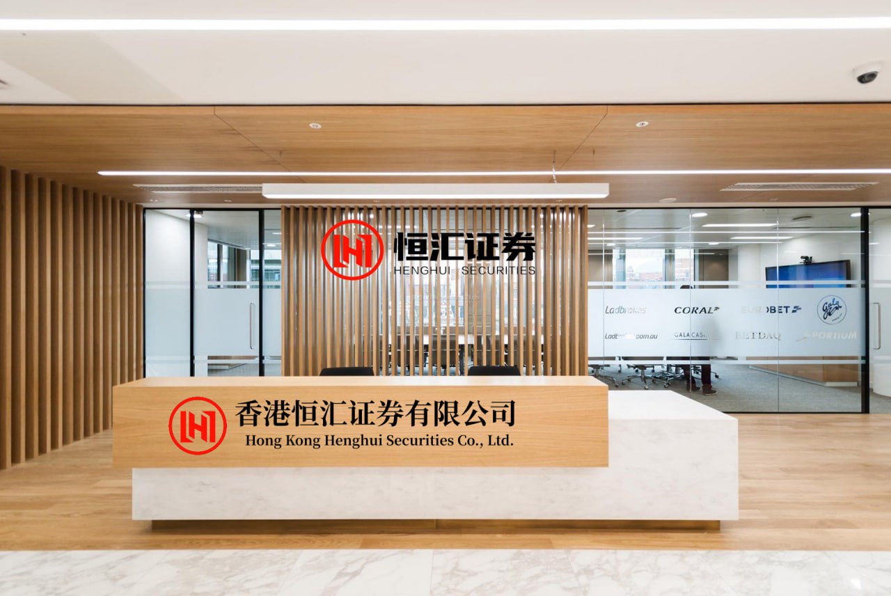现在股票配资平台 “当一家人找对象审美都一样时...？”哈哈哈果然不是一家人不进一家门！